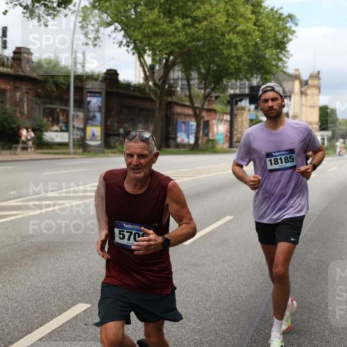 29.06.2025 - hella hamburg halbmarathon Yannick Fuchs http://msf.ph/oto/8164419 29.06.2025 10:40:00 20KM 2270, 2367, 2590, 2707, 3056, 3186, 3477, 4277, 4854, 5623, 5648, 5706, 6054, 6071, 6290, 6831, 7056, 7385, 7450, 8374, 9105, 9585, 9710, 10792, 10796, 11291, 11495, 11821, 12084, 12643, 13525, 13919, 14374, 14385, 14764, 14911, 15365, 15563, 15636, 16513, 16617, 16624, 16725, 17499, 17674, 17835, 17960, 18081, 18185, 18346, 18407, 18637, 18862, 18878 meine-sportfotos.de