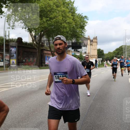 29.06.2025 - hella hamburg halbmarathon Yannick Fuchs http://msf.ph/oto/8164466 29.06.2025 10:40:01 20KM 2138, 2270, 2367, 2590, 2707, 3056, 3186, 3477, 4277, 4854, 5623, 5648, 5706, 6054, 6071, 6290, 6711, 6831, 7056, 7385, 7450, 8374, 9105, 9585, 9710, 10792, 10796, 11291, 11495, 11821, 12084, 12277, 12643, 13525, 13919, 14374, 14385, 14764, 14911, 15563, 15636, 16513, 16617, 16624, 16725, 17499, 17674, 17835, 17960, 18081, 18185, 18346, 18407, 18637, 18862, 18878 meine-sportfotos.de
