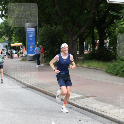 29.06.2025 - hella hamburg halbmarathon Yannick Fuchs http://msf.ph/oto/8164480 29.06.2025 10:22:11 20KM 1065, 1577, 5344, 9079, 9097, 10848, 12992, 14019, 15023, 15136, 15671, 18124, 19050 meine-sportfotos.de