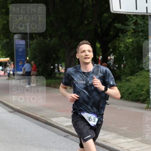 29.06.2025 - hella hamburg halbmarathon Yannick Fuchs http://msf.ph/oto/8164610 29.06.2025 10:22:14 20KM 1065, 1577, 5344, 9079, 9097, 10848, 12992, 13956, 14019, 14828, 15023, 15136, 15671, 18037, 18124, 19050 meine-sportfotos.de