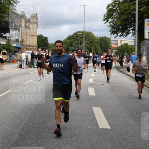 29.06.2025 - hella hamburg halbmarathon Yannick Fuchs http://msf.ph/oto/8164644 29.06.2025 10:40:04 20KM 1569, 2138, 2270, 2367, 2590, 2707, 3056, 3186, 3477, 4277, 4345, 4854, 5648, 6054, 6071, 6290, 6460, 6711, 6831, 7056, 7385, 7450, 8374, 9585, 10792, 10796, 11291, 11495, 11821, 11936, 12084, 12277, 13525, 14374, 14385, 14764, 14911, 15563, 15636, 16513, 16624, 17499, 17674, 17835, 18081, 18185, 18346, 18637, 18862, 18878 meine-sportfotos.de