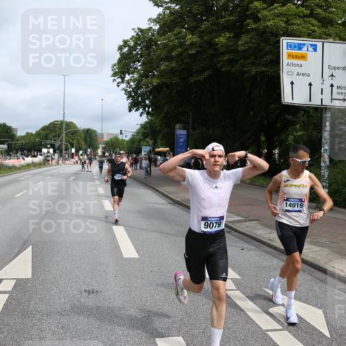 29.06.2025 - hella hamburg halbmarathon Yannick Fuchs http://msf.ph/oto/8164690 29.06.2025 10:22:17 20KM 1065, 1577, 5344, 9079, 9097, 10848, 13956, 14019, 14828, 15023, 15136, 15671, 18037, 18124, 19050 meine-sportfotos.de