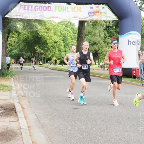 29.06.2025 - hella hamburg halbmarathon MichiJ http://msf.ph/oto/8164896 29.06.2025 10:13:37 Zwischen KM18-KM19 2459, 6699, 6816, 9447, 16169 meine-sportfotos.de