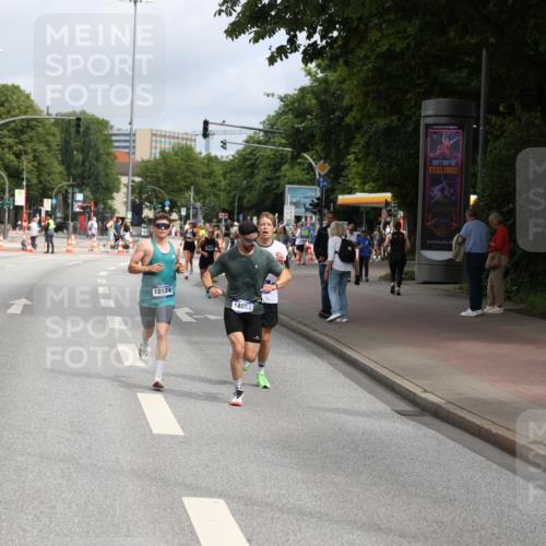 29.06.2025 - hella hamburg halbmarathon Yannick Fuchs http://msf.ph/oto/8164950 29.06.2025 10:22:21 20KM 1065, 1577, 5344, 9079, 9097, 10848, 13956, 14019, 14828, 15023, 15136, 18037, 18124, 19050 meine-sportfotos.de
