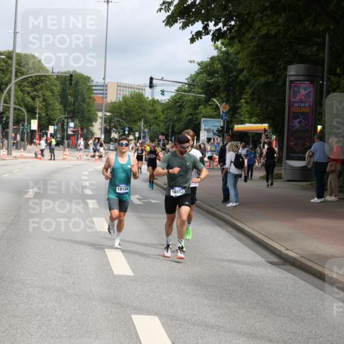 29.06.2025 - hella hamburg halbmarathon Yannick Fuchs http://msf.ph/oto/8164959 29.06.2025 10:22:22 20KM 1577, 5344, 9079, 9097, 10485, 10848, 13956, 14019, 14828, 15136, 18037, 18124, 19050 meine-sportfotos.de
