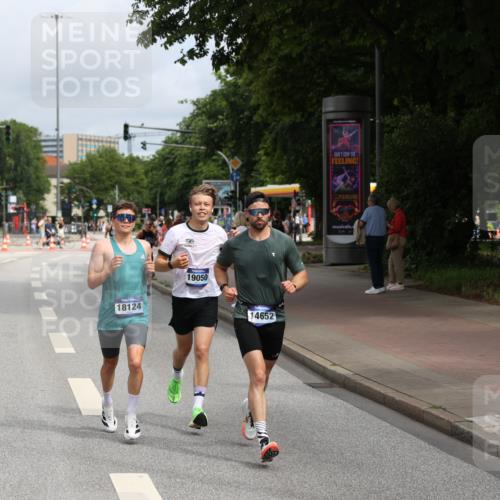 29.06.2025 - hella hamburg halbmarathon Yannick Fuchs http://msf.ph/oto/8164976 29.06.2025 10:22:23 20KM 5344, 9079, 9097, 10485, 10848, 12341, 13956, 14019, 14828, 15136, 18037, 18124, 19050 meine-sportfotos.de