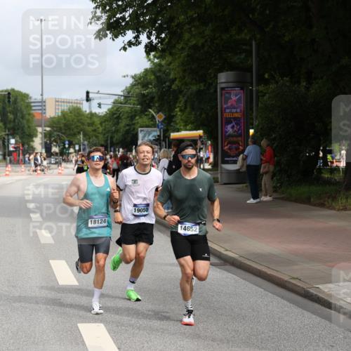 29.06.2025 - hella hamburg halbmarathon Yannick Fuchs http://msf.ph/oto/8164987 29.06.2025 10:22:23 20KM 5344, 9079, 9097, 10485, 10848, 12341, 13956, 14019, 14828, 15136, 18037, 18124, 19050 meine-sportfotos.de