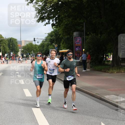 29.06.2025 - hella hamburg halbmarathon Yannick Fuchs http://msf.ph/oto/8165030 29.06.2025 10:22:23 20KM 5344, 9079, 9097, 10485, 10848, 12341, 13956, 14019, 14828, 15136, 18037, 18124, 19050 meine-sportfotos.de