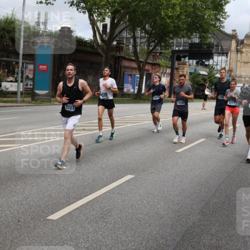 29.06.2025 - hella hamburg halbmarathon Yannick Fuchs http://msf.ph/oto/8165056 29.06.2025 10:40:10 20KM 1569, 1600, 1920, 2048, 2138, 2189, 2270, 2367, 2590, 2707, 3056, 3186, 3477, 4277, 4345, 4854, 5648, 6071, 6290, 6460, 6711, 7056, 7385, 7450, 8269, 8374, 8668, 9585, 10792, 10796, 11495, 11773, 11936, 12084, 12277, 13525, 14200, 14228, 14374, 14385, 14462, 14764, 14911, 15563, 15636, 15741, 16513, 16624, 17499, 17674, 17835, 18081, 18346, 18637, 18878 meine-sportfotos.de