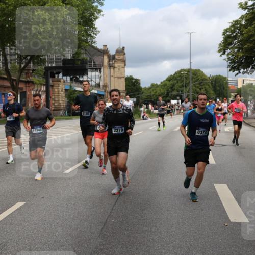 29.06.2025 - hella hamburg halbmarathon Yannick Fuchs http://msf.ph/oto/8165083 29.06.2025 10:40:11 20KM 1569, 1600, 1920, 2048, 2138, 2189, 2270, 2590, 2707, 3056, 3186, 3477, 4277, 4345, 4854, 5648, 6071, 6290, 6460, 6532, 6711, 7056, 7385, 7450, 8269, 8374, 8668, 9585, 10792, 10796, 11495, 11773, 11936, 12084, 12277, 13525, 14062, 14200, 14228, 14374, 14385, 14462, 14764, 14911, 15563, 15636, 15741, 16513, 16624, 17499, 17674, 17835, 18081, 18346, 18637, 18878 meine-sportfotos.de
