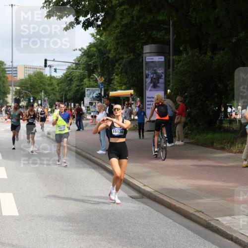 29.06.2025 - hella hamburg halbmarathon Yannick Fuchs http://msf.ph/oto/8165301 29.06.2025 10:22:30 20KM 9097, 9804, 10485, 12341, 13941, 13956, 14828, 15136, 15583, 17893, 18037, 18124, 19050, 19114 meine-sportfotos.de