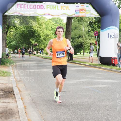 29.06.2025 - hella hamburg halbmarathon MichiJ http://msf.ph/oto/8165451 29.06.2025 10:13:52 Zwischen KM18-KM19 18328 meine-sportfotos.de