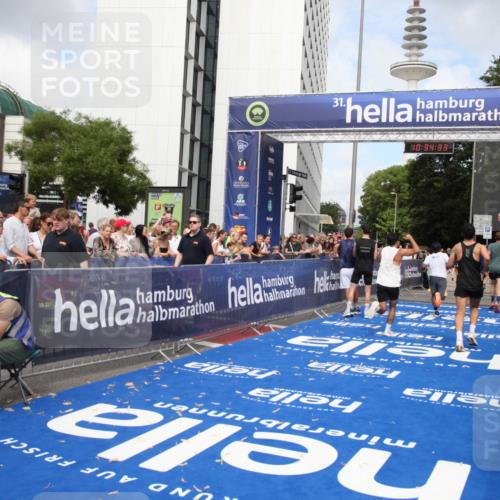 29.06.2025 - hella hamburg halbmarathon Michael Strokosch http://msf.ph/oto/8165545 29.06.2025 10:34:32 Ziel 1644, 5550, 6305, 7534, 9686, 13618, 16417, 18099 meine-sportfotos.de