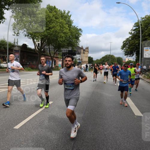 29.06.2025 - hella hamburg halbmarathon Yannick Fuchs http://msf.ph/oto/8165647 29.06.2025 10:40:17 20KM 1569, 1600, 1759, 1920, 2048, 2138, 2189, 2590, 2707, 3056, 3186, 3477, 4345, 4854, 6071, 6290, 6460, 6532, 6711, 7385, 7450, 7961, 8269, 8577, 8668, 9585, 10792, 10796, 11094, 11125, 11495, 11773, 11936, 12084, 12277, 13525, 14062, 14200, 14228, 14385, 14462, 14804, 14911, 15563, 15741, 16513, 16624, 17499, 17674, 17835, 18081, 18637, 18878 meine-sportfotos.de