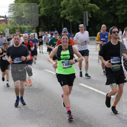 29.06.2025 - hella hamburg halbmarathon Jannik Wohlers http://msf.ph/oto/8165651 29.06.2025 10:20:39 Lombardsbrücke 1028, 1266, 1658, 2383, 2923, 2945, 2956, 2986, 3161, 3453, 3813, 4082, 4350, 5041, 5061, 5767, 6275, 6308, 7228, 7608, 8113, 8724, 8726, 9005, 9011, 9108, 9236, 10585, 10602, 11698, 11775, 12175, 12395, 12561, 12694, 13057, 13448, 13508, 14615, 14809, 14819, 14986, 15020, 15470, 15736, 15767, 15913, 16256, 16896, 17035, 17341, 17367, 17832, 18141, 18170, 18305, 18397, 18784, 18809, 19124 meine-sportfotos.de
