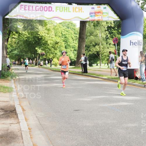 29.06.2025 - hella hamburg halbmarathon MichiJ http://msf.ph/oto/8165744 29.06.2025 10:14:00 Zwischen KM18-KM19 7963, 11678, 13440 meine-sportfotos.de