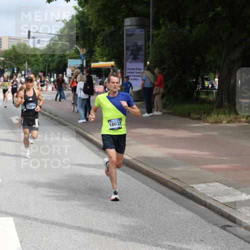29.06.2025 - hella hamburg halbmarathon Yannick Fuchs http://msf.ph/oto/8165849 29.06.2025 10:22:33 20KM 2203, 9097, 9804, 10485, 10655, 12341, 13941, 13956, 14757, 14828, 15136, 15583, 17893, 18037, 18124, 19050, 19114 meine-sportfotos.de