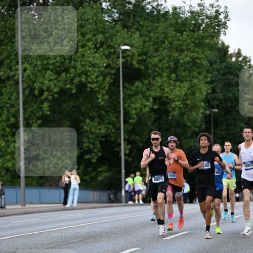 29.06.2025 - hella hamburg halbmarathon Dr. Thomas Lammeyer http://msf.ph/oto/8165867 29.06.2025 09:44:56 Kennedybrücke 1241, 2892, 6559, 7862, 10780, 11194 meine-sportfotos.de