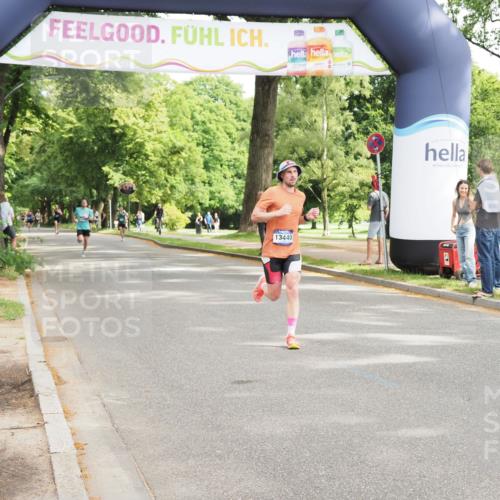 29.06.2025 - hella hamburg halbmarathon MichiJ http://msf.ph/oto/8165963 29.06.2025 10:14:01 Zwischen KM18-KM19 7963, 11678, 13440 meine-sportfotos.de