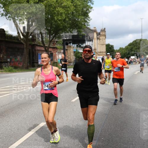 29.06.2025 - hella hamburg halbmarathon Yannick Fuchs http://msf.ph/oto/8166122 29.06.2025 10:40:23 20KM 1569, 1600, 1759, 1920, 2048, 2138, 2189, 2590, 3477, 4345, 6290, 6460, 6532, 6700, 6711, 7450, 7961, 8269, 8577, 8668, 10792, 10796, 11094, 11125, 11495, 11773, 11936, 12084, 12277, 13525, 13630, 14062, 14200, 14228, 14462, 14804, 14911, 15741, 16624, 17190, 17332, 17499, 17674, 17835, 18081, 19128 meine-sportfotos.de