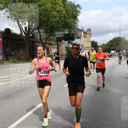 29.06.2025 - hella hamburg halbmarathon Yannick Fuchs http://msf.ph/oto/8166131 29.06.2025 10:40:23 20KM 1569, 1600, 1759, 1920, 2048, 2138, 2189, 2590, 3477, 4345, 6290, 6460, 6532, 6700, 6711, 7450, 7961, 8269, 8577, 8668, 10792, 10796, 11094, 11125, 11495, 11773, 11936, 12084, 12277, 13525, 13630, 14062, 14200, 14228, 14462, 14804, 14911, 15741, 16624, 17190, 17332, 17499, 17674, 17835, 18081, 19128 meine-sportfotos.de