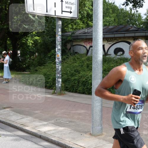 29.06.2025 - hella hamburg halbmarathon Yannick Fuchs http://msf.ph/oto/8166133 29.06.2025 10:22:36 20KM 2203, 7651, 9097, 9804, 10485, 10655, 12341, 13941, 13956, 14757, 14828, 15136, 15576, 15583, 17354, 17893, 18037, 19114 meine-sportfotos.de