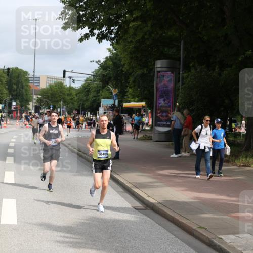 29.06.2025 - hella hamburg halbmarathon Yannick Fuchs http://msf.ph/oto/8166167 29.06.2025 10:22:40 20KM 2203, 7651, 8731, 9804, 10485, 10655, 12341, 13941, 13956, 14757, 14828, 15136, 15576, 15583, 17354, 17893, 18037, 19114 meine-sportfotos.de