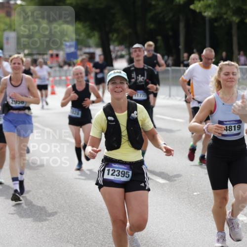 29.06.2025 - hella hamburg halbmarathon Jannik Wohlers http://msf.ph/oto/8166188 29.06.2025 10:20:45 Lombardsbrücke 1028, 1266, 1658, 2383, 2956, 2986, 3161, 3453, 3813, 4082, 5061, 5767, 6275, 6308, 7228, 7608, 8724, 8726, 8844, 9108, 9501, 10585, 10602, 11698, 11775, 12175, 12395, 12561, 12694, 13057, 13448, 13508, 14499, 14519, 14809, 14819, 14986, 15020, 15387, 15470, 15736, 15767, 15913, 16256, 16586, 16600, 16896, 17035, 17341, 17367, 17961, 18170, 18305, 18397, 18784, 18809 meine-sportfotos.de