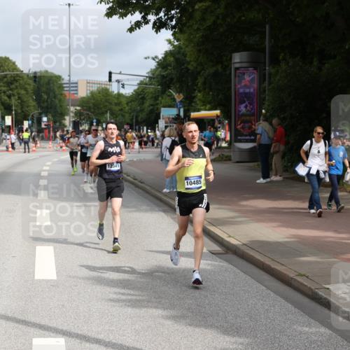 29.06.2025 - hella hamburg halbmarathon Yannick Fuchs http://msf.ph/oto/8166204 29.06.2025 10:22:40 20KM 2203, 7651, 8731, 9804, 10485, 10655, 12341, 13941, 13956, 14757, 14828, 15136, 15576, 15583, 17354, 17893, 18037, 19114 meine-sportfotos.de