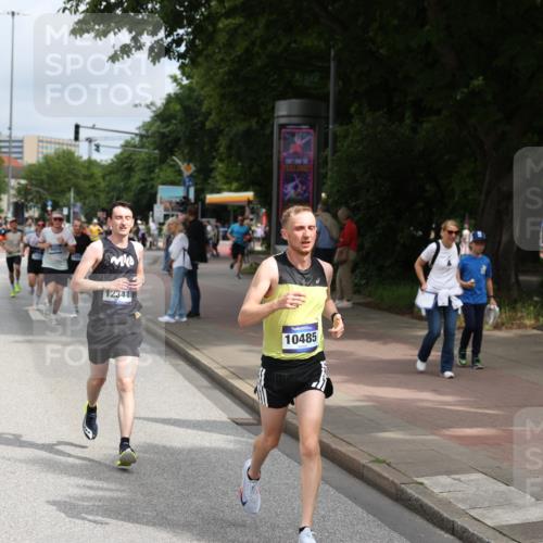 29.06.2025 - hella hamburg halbmarathon Yannick Fuchs http://msf.ph/oto/8166239 29.06.2025 10:22:41 20KM 1122, 2203, 5367, 7651, 8731, 9804, 10485, 10655, 12341, 13941, 13956, 14757, 14828, 15576, 15583, 17354, 17893, 18037, 18832, 19114 meine-sportfotos.de