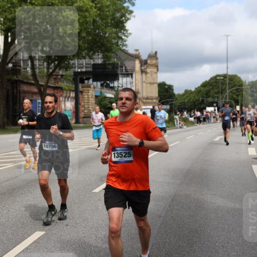 29.06.2025 - hella hamburg halbmarathon Yannick Fuchs http://msf.ph/oto/8166249 29.06.2025 10:40:24 20KM 1569, 1600, 1759, 1920, 2048, 2138, 2189, 3477, 4345, 6290, 6460, 6532, 6700, 6711, 7450, 7961, 8269, 8577, 8668, 10792, 10796, 11094, 11125, 11773, 11936, 12084, 12277, 13525, 13630, 14062, 14200, 14228, 14462, 14804, 14911, 15741, 16286, 16624, 17190, 17332, 17835, 18081, 19128 meine-sportfotos.de