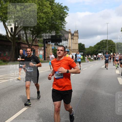 29.06.2025 - hella hamburg halbmarathon Yannick Fuchs http://msf.ph/oto/8166271 29.06.2025 10:40:24 20KM 1569, 1600, 1759, 1920, 2048, 2138, 2189, 3477, 4345, 6290, 6460, 6532, 6700, 6711, 7450, 7961, 8269, 8577, 8668, 10792, 10796, 11094, 11125, 11773, 11936, 12084, 12277, 13525, 13630, 14062, 14200, 14228, 14462, 14804, 14911, 15741, 16286, 16624, 17190, 17332, 17835, 18081, 19128 meine-sportfotos.de