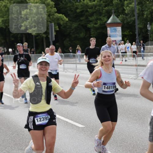 29.06.2025 - hella hamburg halbmarathon Jannik Wohlers http://msf.ph/oto/8166339 29.06.2025 10:20:46 Lombardsbrücke 1028, 1266, 1658, 2383, 2956, 2986, 3161, 3453, 3813, 4082, 5061, 5767, 6275, 6308, 7228, 7608, 8726, 8844, 9108, 9501, 10585, 10602, 11117, 11698, 11775, 12175, 12395, 12561, 12694, 13057, 13448, 13508, 14499, 14519, 14809, 14819, 14986, 15020, 15387, 15470, 15736, 15752, 15767, 15913, 16256, 16586, 16600, 16896, 17035, 17341, 17367, 17961, 18170, 18305, 18784, 18809 meine-sportfotos.de
