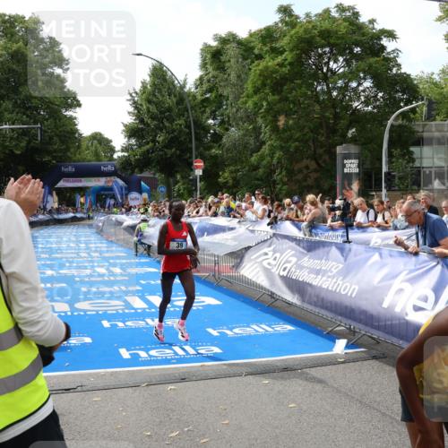 29.06.2025 - hella hamburg halbmarathon Zöllner http://msf.ph/oto/8166353 29.06.2025 10:12:28 Ziel 39 meine-sportfotos.de