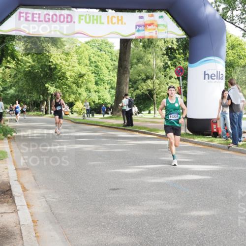 29.06.2025 - hella hamburg halbmarathon MichiJ http://msf.ph/oto/8166368 29.06.2025 10:14:10 Zwischen KM18-KM19 10234, 10780 meine-sportfotos.de