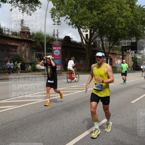 29.06.2025 - hella hamburg halbmarathon Yannick Fuchs http://msf.ph/oto/8166406 29.06.2025 10:40:25 20KM 1569, 1600, 1759, 1920, 2048, 2138, 2189, 3477, 4345, 6290, 6460, 6532, 6700, 6711, 7450, 7961, 8269, 8577, 8668, 10792, 10796, 11094, 11125, 11773, 11936, 12084, 12277, 13525, 13630, 14062, 14200, 14228, 14462, 14804, 14911, 15741, 16286, 16624, 17190, 17332, 17835, 19128 meine-sportfotos.de