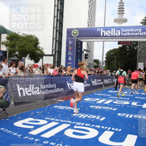 29.06.2025 - hella hamburg halbmarathon Michael Strokosch http://msf.ph/oto/8166490 29.06.2025 10:35:05 Ziel 7972, 8864, 8901, 12044, 15391, 15902, 16140, 16177, 16963, 17643, 18220 meine-sportfotos.de