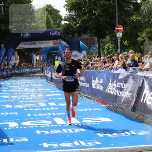 29.06.2025 - hella hamburg halbmarathon Zöllner http://msf.ph/oto/8166495 29.06.2025 10:14:35 Ziel 19227 meine-sportfotos.de