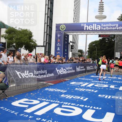 29.06.2025 - hella hamburg halbmarathon Michael Strokosch http://msf.ph/oto/8166519 29.06.2025 10:35:06 Ziel 7972, 8901, 12044, 14069, 15391, 15902, 16177, 16963, 16964 meine-sportfotos.de