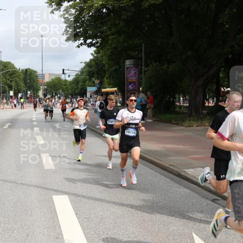 29.06.2025 - hella hamburg halbmarathon Yannick Fuchs http://msf.ph/oto/8166560 29.06.2025 10:22:46 20KM 1122, 2203, 4678, 5367, 7651, 8731, 9804, 10485, 10655, 12341, 13941, 14757, 15576, 15583, 17354, 17893, 18567, 18832, 19114 meine-sportfotos.de