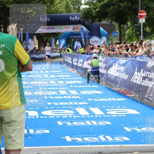 29.06.2025 - hella hamburg halbmarathon Zöllner http://msf.ph/oto/8166604 29.06.2025 10:15:32 Ziel 12673 meine-sportfotos.de