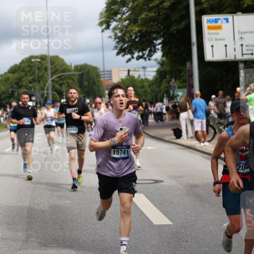 29.06.2025 - hella hamburg halbmarathon Yannick Fuchs http://msf.ph/oto/8166607 29.06.2025 10:40:31 20KM 1139, 1569, 1600, 1759, 1920, 2048, 2138, 2189, 2842, 4345, 4949, 6388, 6460, 6532, 6691, 6700, 6711, 7335, 7961, 8269, 8577, 8668, 11094, 11125, 11491, 11773, 11936, 12277, 12579, 13630, 13782, 14062, 14200, 14228, 14262, 14462, 14804, 15133, 15741, 16286, 17190, 17332, 17492, 17892, 19128 meine-sportfotos.de