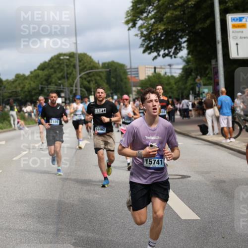29.06.2025 - hella hamburg halbmarathon Yannick Fuchs http://msf.ph/oto/8166618 29.06.2025 10:40:31 20KM 1139, 1569, 1600, 1759, 1920, 2048, 2138, 2189, 2842, 4345, 4949, 6388, 6460, 6532, 6691, 6700, 6711, 7335, 7961, 8269, 8577, 8668, 11094, 11125, 11491, 11773, 11936, 12277, 12579, 13630, 13782, 14062, 14200, 14228, 14262, 14462, 14804, 15133, 15741, 16286, 17190, 17332, 17492, 17892, 19128 meine-sportfotos.de