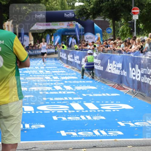 29.06.2025 - hella hamburg halbmarathon Zöllner http://msf.ph/oto/8166637 29.06.2025 10:15:33 Ziel 12673 meine-sportfotos.de