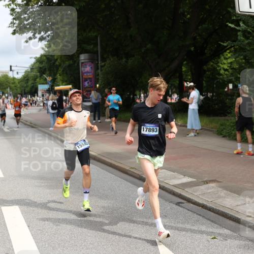 29.06.2025 - hella hamburg halbmarathon Yannick Fuchs http://msf.ph/oto/8166667 29.06.2025 10:22:47 20KM 1122, 2203, 4678, 5367, 7651, 8731, 9804, 10485, 10655, 12341, 13941, 14757, 15576, 15583, 17354, 17893, 18567, 18832, 19114 meine-sportfotos.de