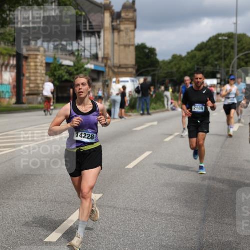 29.06.2025 - hella hamburg halbmarathon Yannick Fuchs http://msf.ph/oto/8166669 29.06.2025 10:40:32 20KM 1139, 1569, 1600, 1759, 1920, 2048, 2189, 2842, 3087, 4345, 4949, 6388, 6460, 6532, 6691, 6700, 7335, 7961, 8269, 8577, 8668, 11094, 11125, 11491, 11773, 11936, 12171, 12579, 13630, 13782, 14062, 14200, 14228, 14262, 14462, 14722, 14804, 15133, 15741, 16127, 16286, 17190, 17332, 17492, 17892, 19128 meine-sportfotos.de