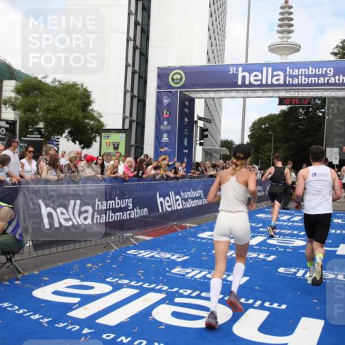29.06.2025 - hella hamburg halbmarathon Michael Strokosch http://msf.ph/oto/8166671 29.06.2025 10:35:10 Ziel 7628, 7972, 8901, 11559, 14069, 16963, 16964, 17022 meine-sportfotos.de
