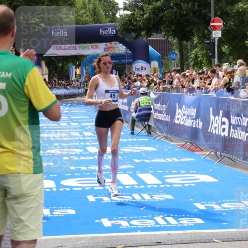 29.06.2025 - hella hamburg halbmarathon Zöllner http://msf.ph/oto/8166698 29.06.2025 10:15:51 Ziel 45 meine-sportfotos.de