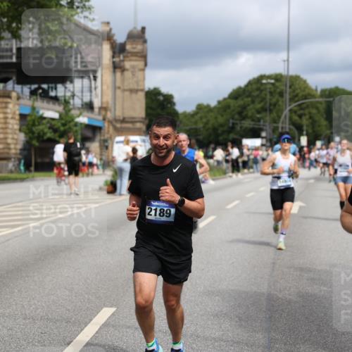 29.06.2025 - hella hamburg halbmarathon Yannick Fuchs http://msf.ph/oto/8166746 29.06.2025 10:40:33 20KM 1139, 1600, 1759, 1920, 2048, 2189, 2842, 3087, 4237, 4345, 4949, 6388, 6460, 6532, 6691, 6700, 7335, 7961, 8269, 8577, 8668, 11094, 11125, 11491, 11773, 11936, 12171, 12269, 12579, 13630, 13782, 14062, 14200, 14228, 14262, 14462, 14722, 14804, 15133, 15206, 15741, 15900, 16127, 16286, 17008, 17190, 17332, 17492, 17892, 19128 meine-sportfotos.de