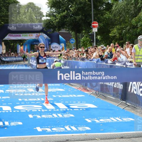29.06.2025 - hella hamburg halbmarathon Zöllner http://msf.ph/oto/8166751 29.06.2025 10:16:15 Ziel 50 meine-sportfotos.de